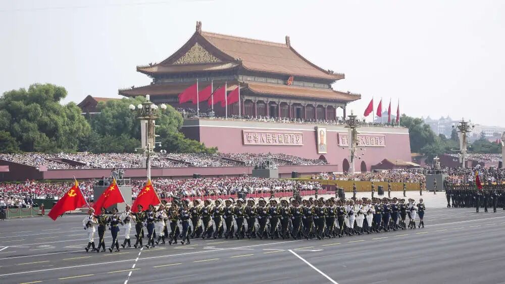 铭记历史，赓续精神――九芝堂组织观看纪念中国人民抗日战争暨世界反法西斯战争胜利80周年大会